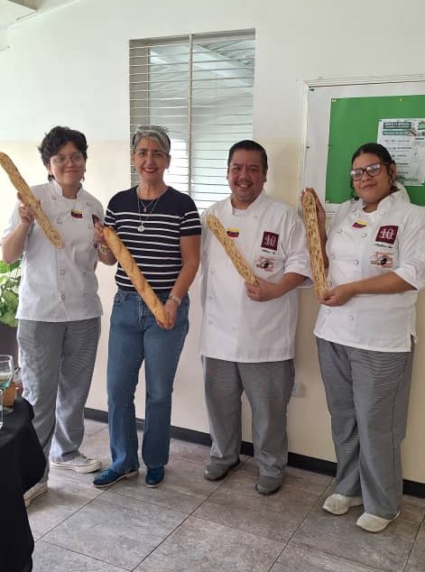 Presentamos el Equipo en las instalaciones de El Cisne