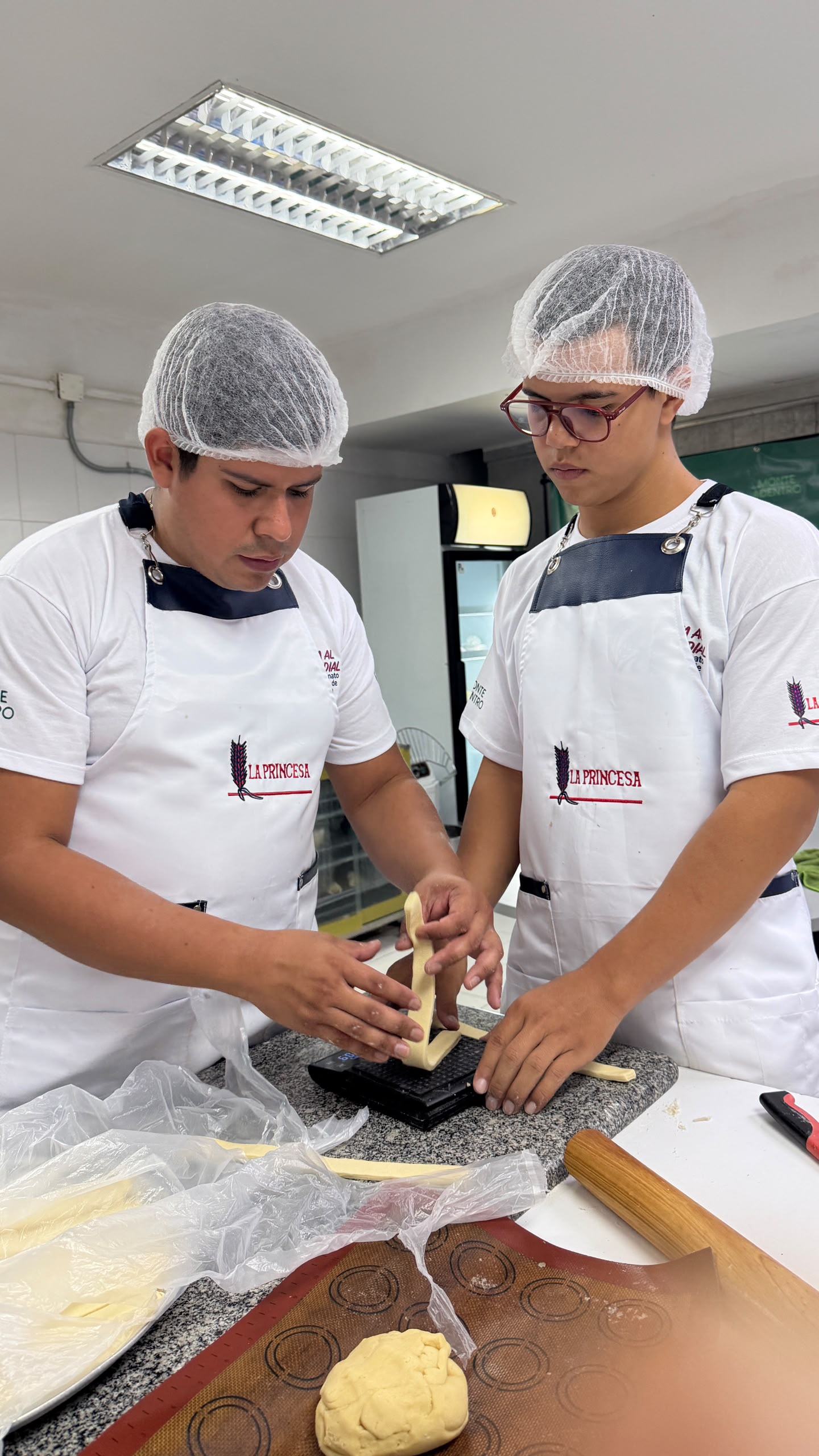 Equipo Finalista 1 - Carlos Marchena (panadero) y Jeison Olivo (commis)